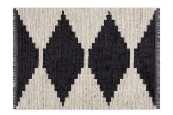 Amanda Black & Ivory 5'x7' Modern Area Rug