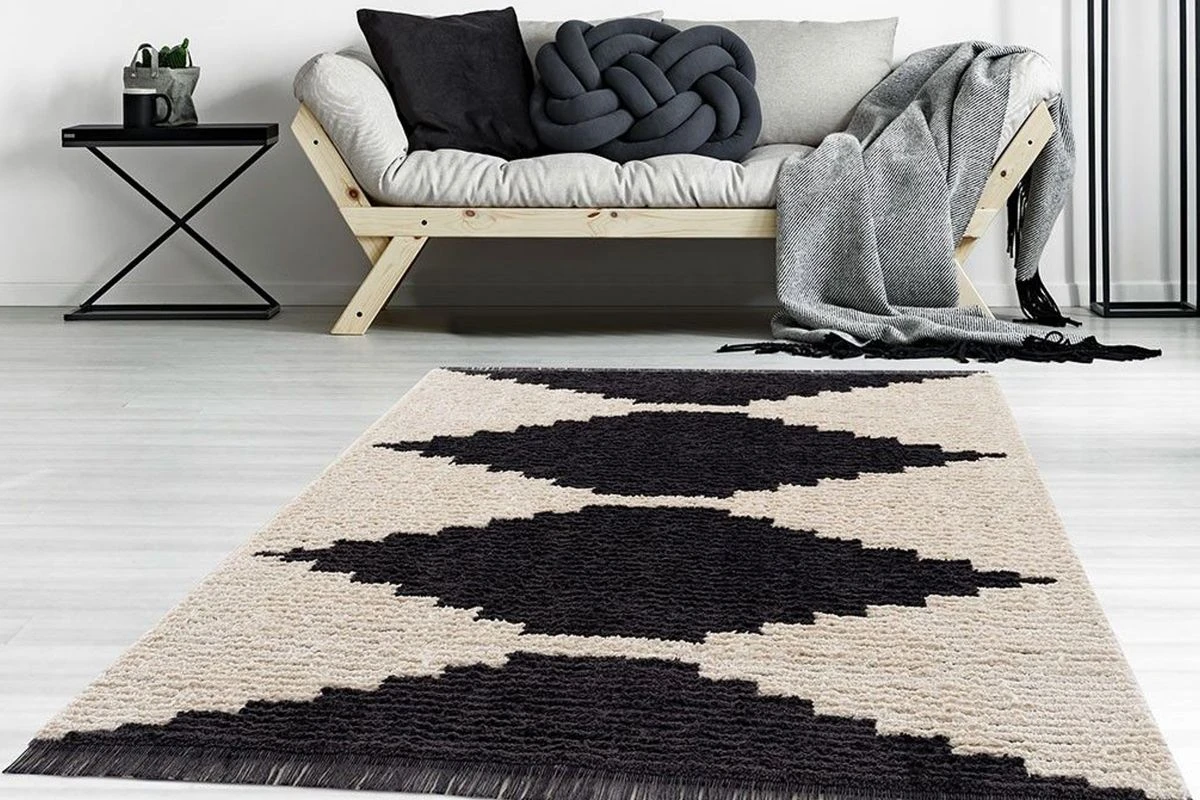 Amanda Black & Ivory 5'x7' Modern Area Rug 9 Amanda Black & Ivory 5'x7' Modern Area Rug - Image 7